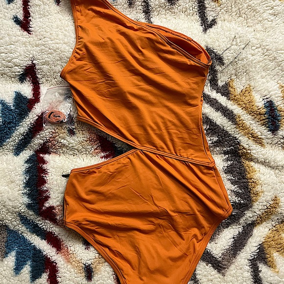 NWOT MIchael Kors Swimsuit - Picture 4 of 5